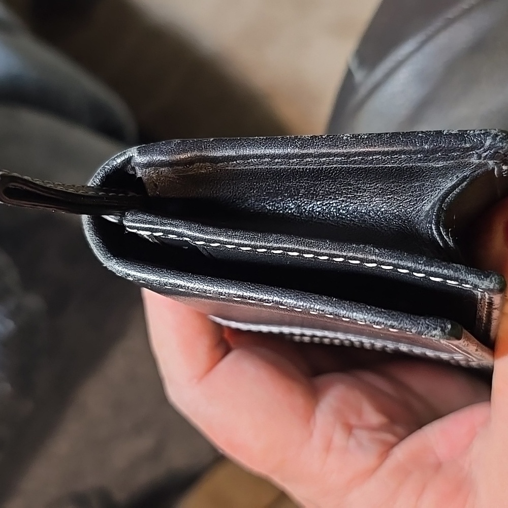 Coach Black Leather Compact Wallet with Key Ring Accent 4.75x3.25 Good Condition - Picture 9 of 13